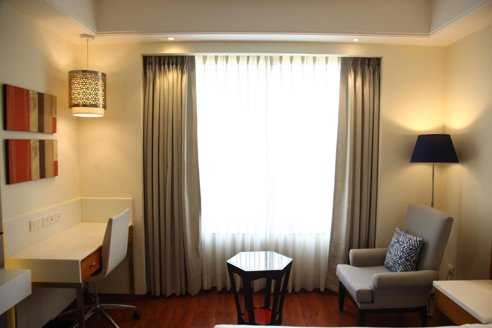 เดอะ เฟิร์น เรสซิเดนซี่ เกอร์กาออน Hotel คูร์เคาน์ ภายนอก รูปภาพ