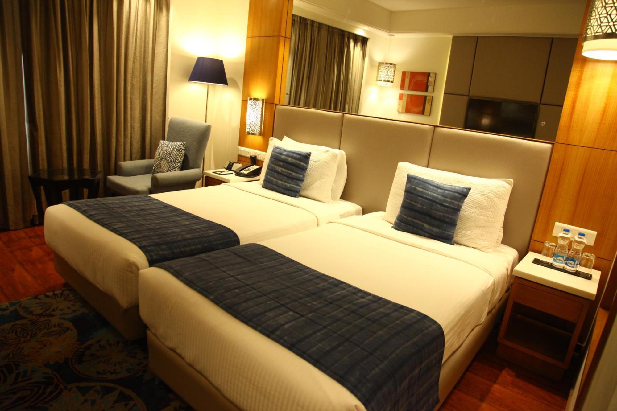 เดอะ เฟิร์น เรสซิเดนซี่ เกอร์กาออน Hotel คูร์เคาน์ ภายนอก รูปภาพ