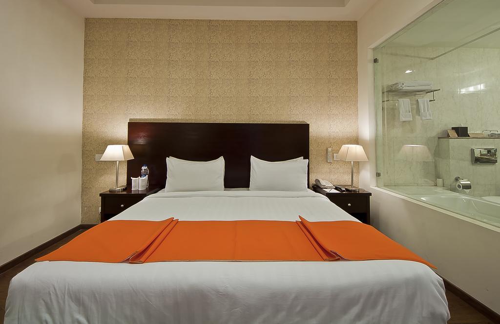 เดอะ เฟิร์น เรสซิเดนซี่ เกอร์กาออน Hotel คูร์เคาน์ ห้อง รูปภาพ