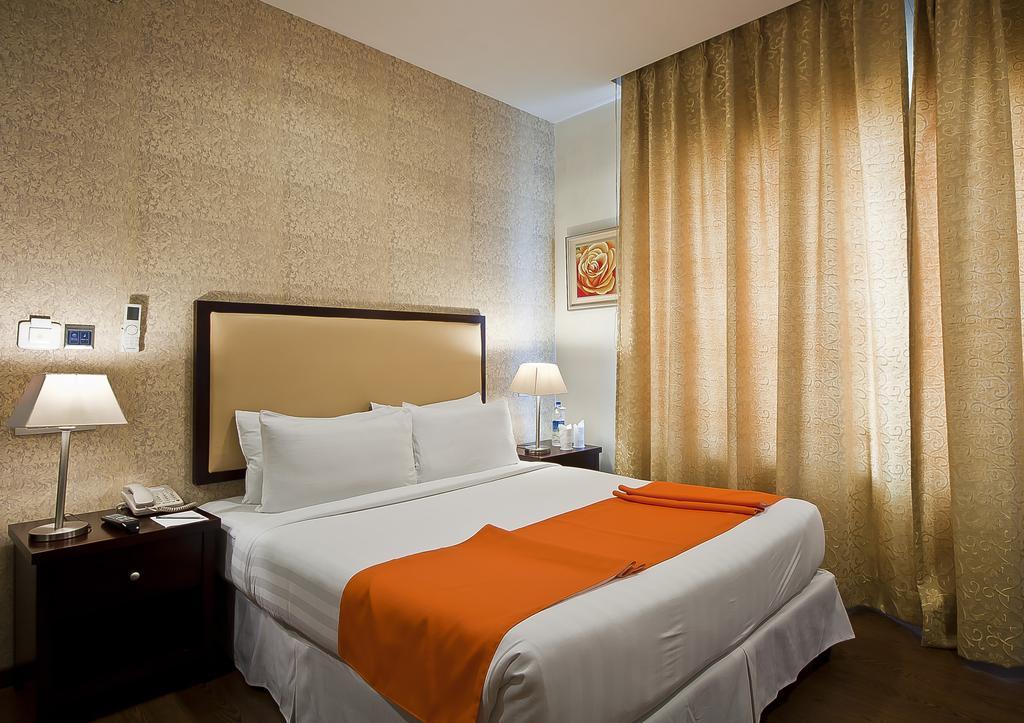 เดอะ เฟิร์น เรสซิเดนซี่ เกอร์กาออน Hotel คูร์เคาน์ ห้อง รูปภาพ